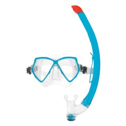 Pantai Combo snorkelst