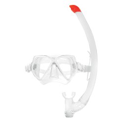 Pantai Combo snorkelst